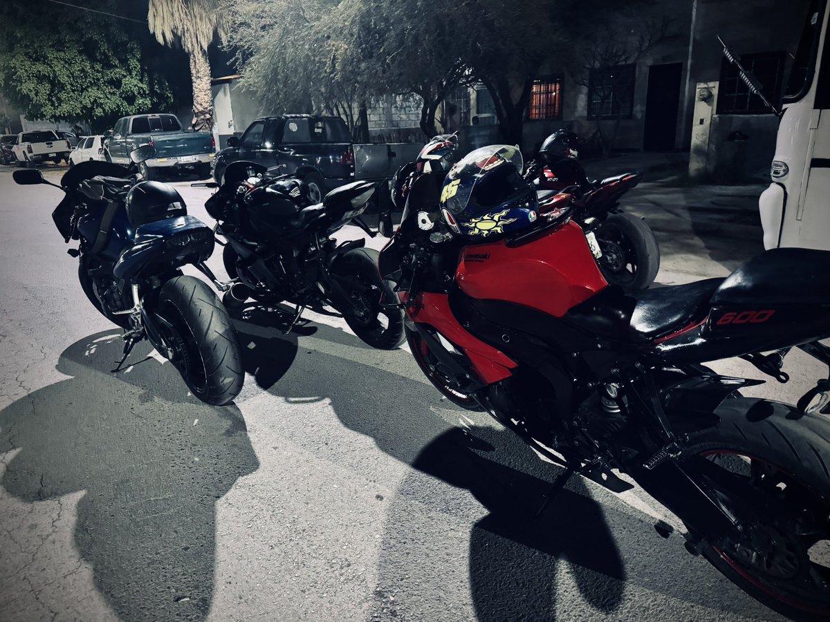 AxelBeto4's tweet photo. Pues nunca más vuelvan a comparar mi R6 con una Kawasaki https://t.co/jntogmV2MU