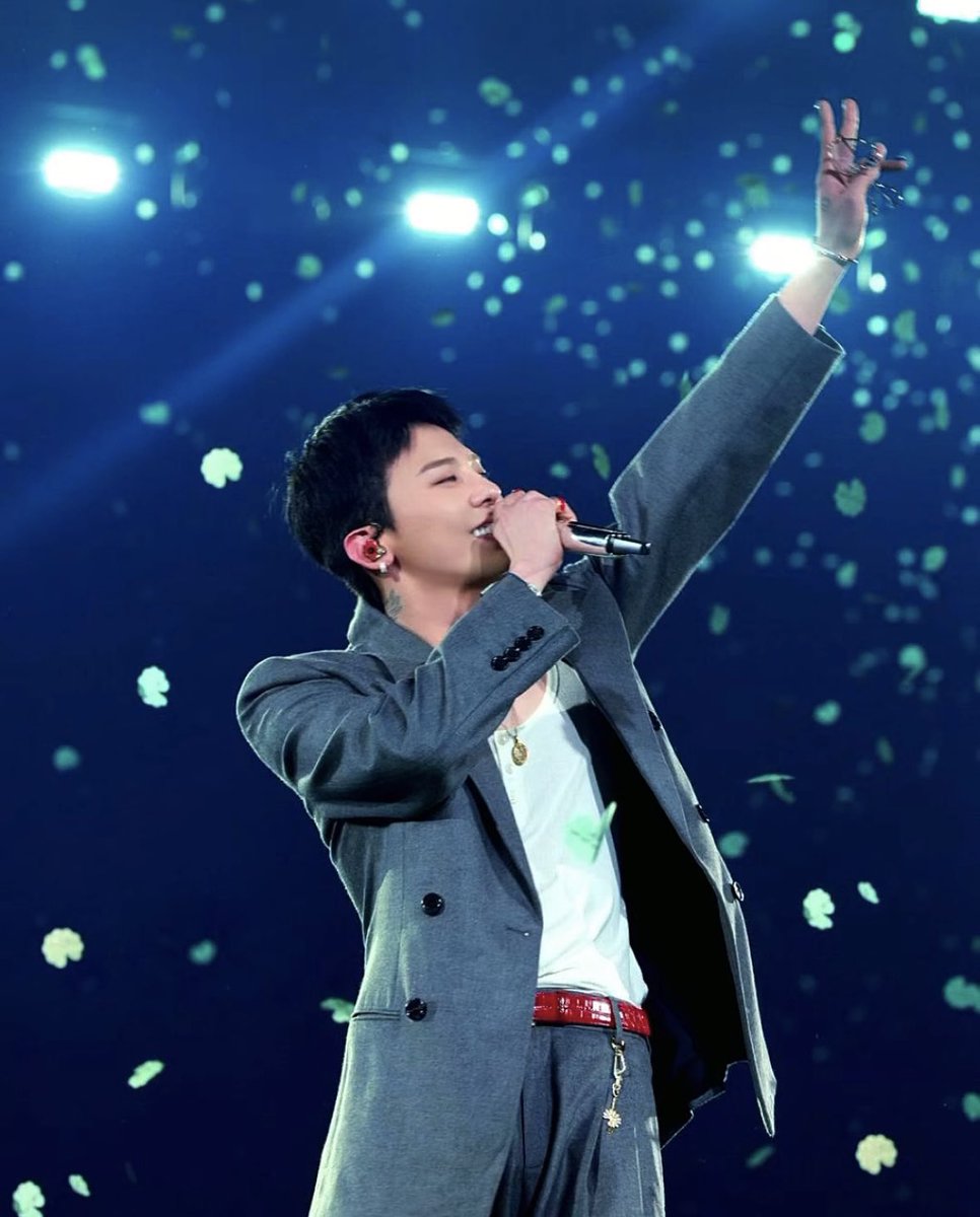 ꜰʟᴏ.ꜱ tweet media