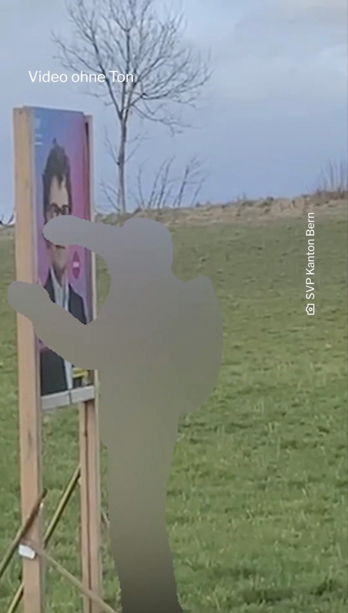 SicherheitBern's tweet photo. Der Plakat-Vandale von #Muri wird in #BZ/#Bund nur in Ganzkörper-Abdeckung (inkl. Rucksack) gezeigt, quasi #Michelin-Männchen.
Liebe @Tamedia : Werden in Zukunft auch Polizisten so abgedeckt? Statt nur minimal verpixelt?
= Neue Praxis des #Tamedia-Verlags?
Danke für Antwort. https://t.co/ATpexqnJwV