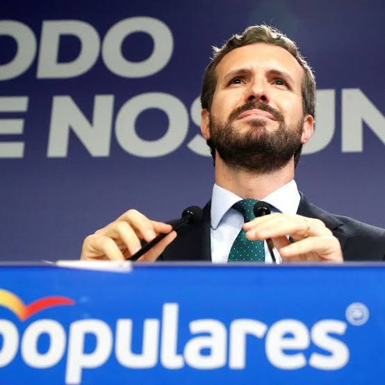 Por lo que sea, ni Ana Rosa Quintana, ni Pablo Motos, ni Iker Jiménez, ni Telemadrid, ni ABC, ni ElMundo, ni Federico Jiménez Losantos, quieren entrevistar al expresidente del Partido Popular, Pablo Casado. Por lo que sea…con la de cosas que podría contar…