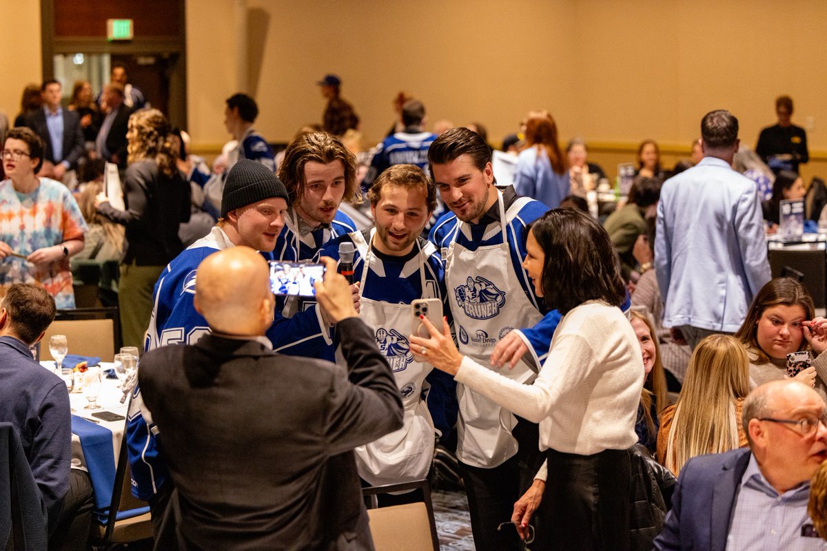 x - Syracuse Crunch tweet media