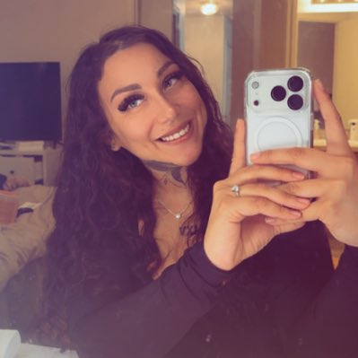 ImAnAngel ✨ tweet media