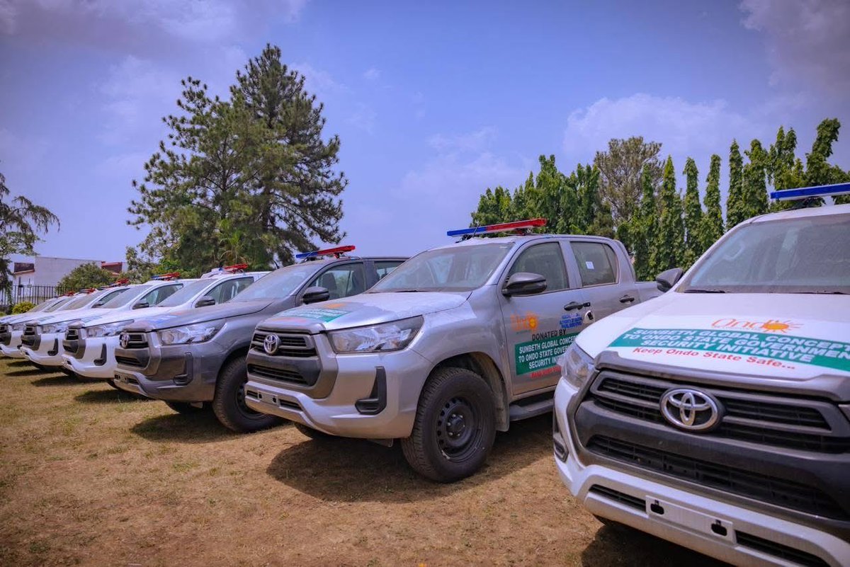 LuckyAiyedatiwa's tweet photo. Today, we took practical steps to further strengthen healthcare delivery, security operations and the efficiency of our civil service in Ondo State.

At the Government House in Akure, I commissioned 10 ambulances, 10 patrol vehicles for our security agencies, and presented official cars to our newly appointed Permanent Secretaries.

Healthcare delivery, to us, goes beyond policy statements and the construction of hospital buildings. It is about ensuring access to genuine, quality drugs and providing prompt transportation to medical facilities when emergencies arise. With these ambulances, including advanced life-support units, we are improving our emergency response capacity and ensuring that victims of accidents or health emergencies are swiftly evacuated to hospitals.

Our pharmaceutical supply chain continues to guarantee unadulterated drugs, while ongoing road projects across the State will further reduce travel time. Working with local governments, we are also strengthening access to primary healthcare in rural communities.

On security, I appreciate Sunbeth Global Concept, led by Olasunkanmi Owoeye, for the donation of 10 Toyota Hilux vehicles to support our security architecture. These vehicles will be deployed to the Police, Civil Defence, the Military, the Air Force, Airport Services and the Anti-Land-Grabbing Task Force to enhance rapid response and public safety.

I also handed over official vehicles to our Permanent Secretaries. Our civil servants remain the engine room of government, and it is important that we continue to motivate excellence through proper support and incentives. These vehicles are to be used strictly for official purposes in service to our people.

We remain committed to building a safer, healthier and more efficient Ondo State for all.
