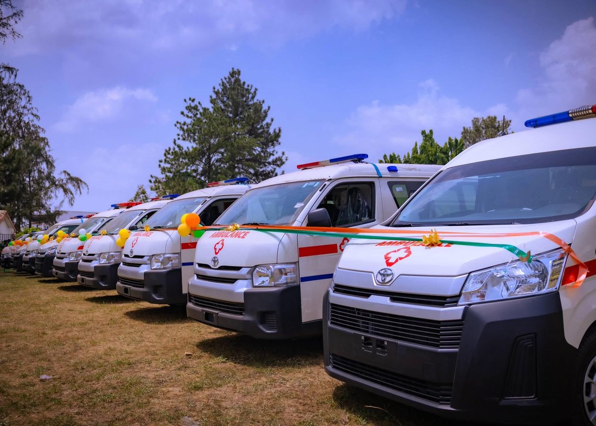 LuckyAiyedatiwa's tweet photo. Today, we took practical steps to further strengthen healthcare delivery, security operations and the efficiency of our civil service in Ondo State.

At the Government House in Akure, I commissioned 10 ambulances, 10 patrol vehicles for our security agencies, and presented official cars to our newly appointed Permanent Secretaries.

Healthcare delivery, to us, goes beyond policy statements and the construction of hospital buildings. It is about ensuring access to genuine, quality drugs and providing prompt transportation to medical facilities when emergencies arise. With these ambulances, including advanced life-support units, we are improving our emergency response capacity and ensuring that victims of accidents or health emergencies are swiftly evacuated to hospitals.

Our pharmaceutical supply chain continues to guarantee unadulterated drugs, while ongoing road projects across the State will further reduce travel time. Working with local governments, we are also strengthening access to primary healthcare in rural communities.

On security, I appreciate Sunbeth Global Concept, led by Olasunkanmi Owoeye, for the donation of 10 Toyota Hilux vehicles to support our security architecture. These vehicles will be deployed to the Police, Civil Defence, the Military, the Air Force, Airport Services and the Anti-Land-Grabbing Task Force to enhance rapid response and public safety.

I also handed over official vehicles to our Permanent Secretaries. Our civil servants remain the engine room of government, and it is important that we continue to motivate excellence through proper support and incentives. These vehicles are to be used strictly for official purposes in service to our people.

We remain committed to building a safer, healthier and more efficient Ondo State for all.