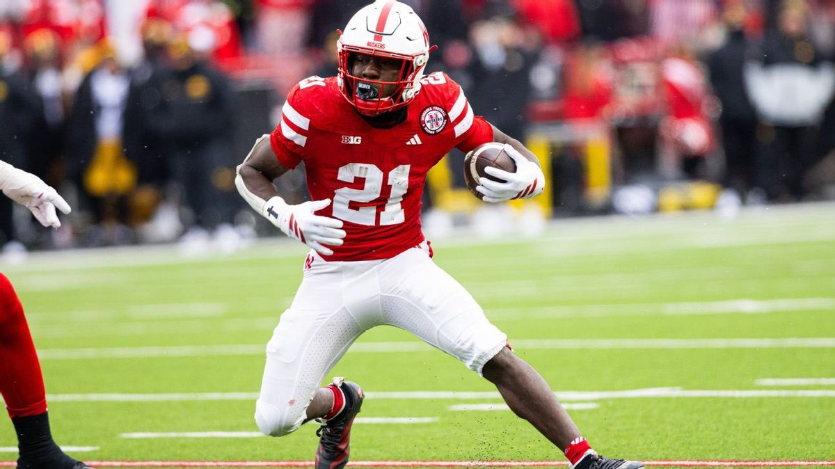 VikesVV's tweet photo. #Huskers RB Emmett Johnson confirms with us that’s he’s met formally with the #Vikings &amp; that it went very well. 

“Going back home would be a blessing, I’m born &amp; raised in Minneapolis, MN” 

👀 https://t.co/aDLxv404Rs