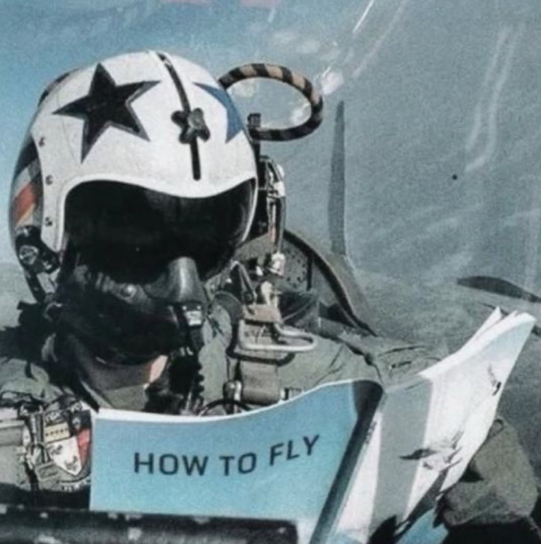 weak aura: “i should learn color theory before i draw this.”

STRONG AURA: