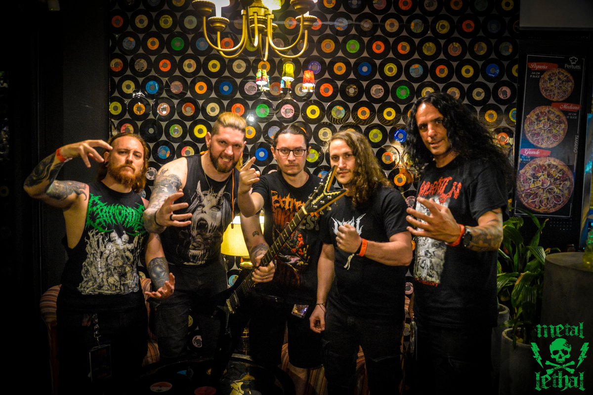 MetalLethalWeb's tweet image. ¿Sabias que un Venezolano es el baterista oficial de la poderosa banda de Death Metal Española AVULSED?
tiktok.com/@metalle.../vi…
#Avulsed #baterista #drums #bateristavenezolano #deathmetal