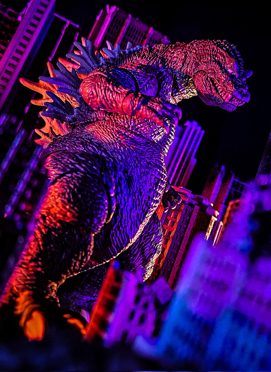 SpencerButlerVA's tweet photo. All-out attack.
#Godzilla #HiyaToysGodzilla #Godzilla2001 #Toyphotography #Actionfigurephotography https://t.co/DruKZuHNBD