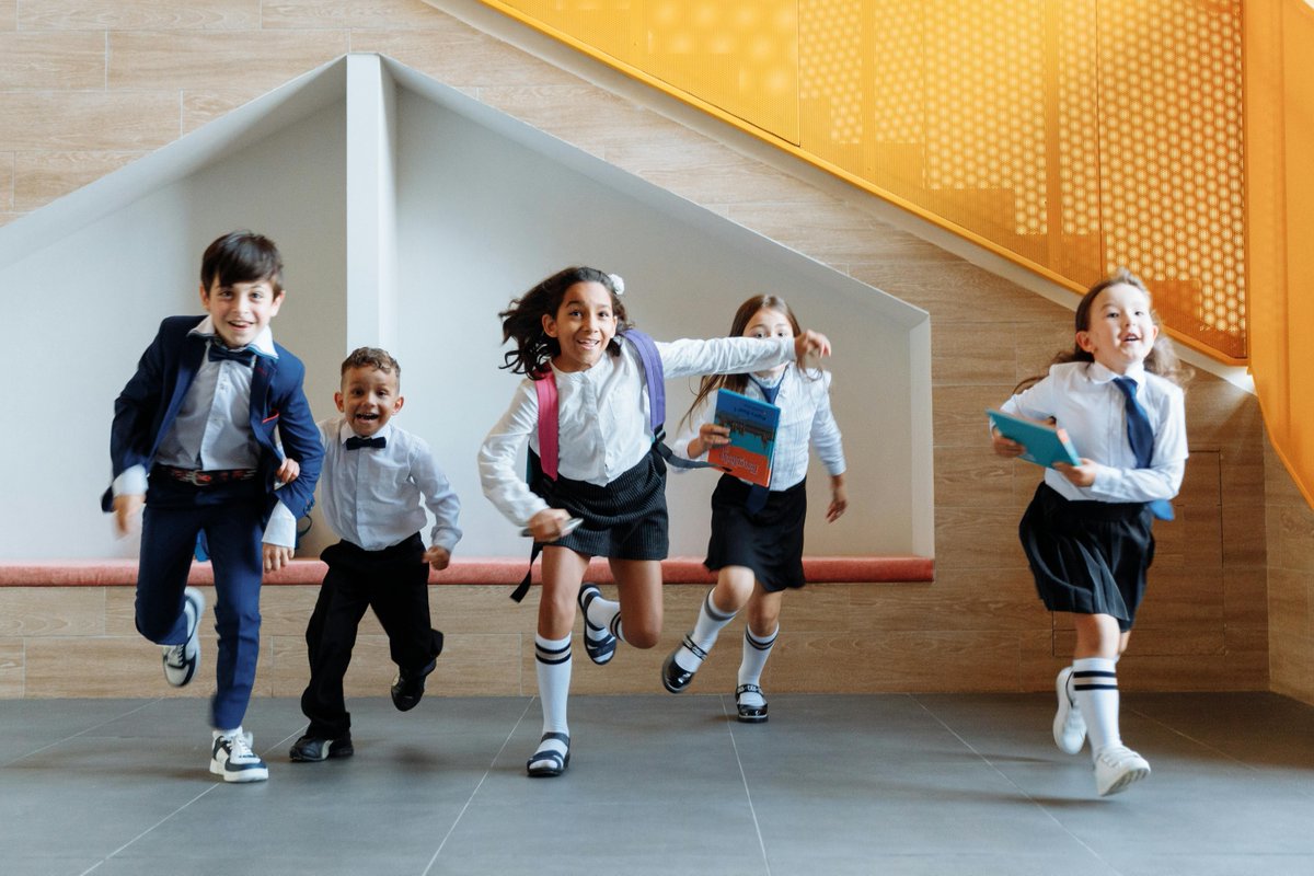 SupportedR's tweet photo. 🌼 Spring is here – and so is a brand new half term! 🌼

I hope all our incredible schools, nurseries, teachers and support staff have had a positive and productive start back in the classroom.

Have a wonderful (and well-earned!) weekend! 🌷

#BackToSchool #SpringTerm #Education https://t.co/BVLXGj95ta