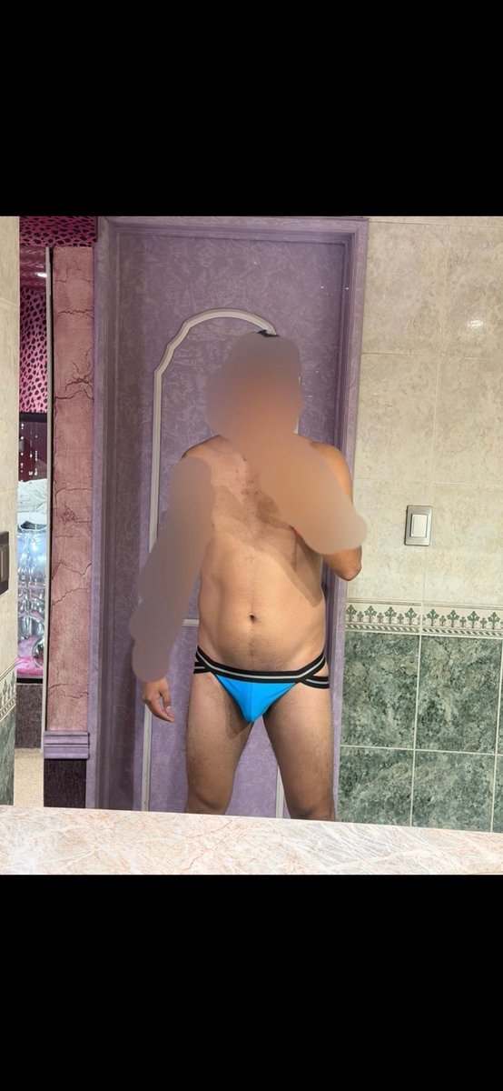 Alex Single tweet media