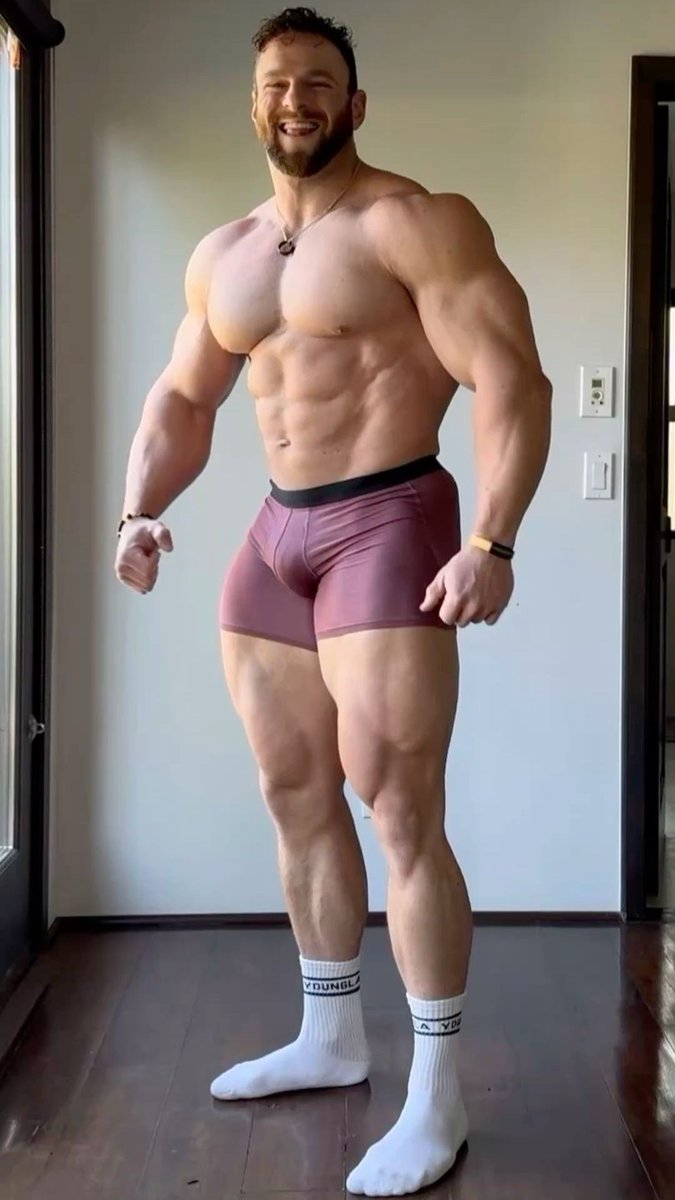 Pump Room 💪 tweet media