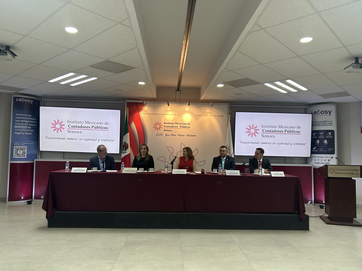 ⭕ Se llevó a cabo el desayuno protocolario de entrega de constancias de cumplimiento de la Norma de Desarrollo Profesional Continuo (#NDPC) de nuestra institución.
✅ Muchas felicidades a las y los contadores que hoy recibieron su constancia, reflejo de su compromiso.