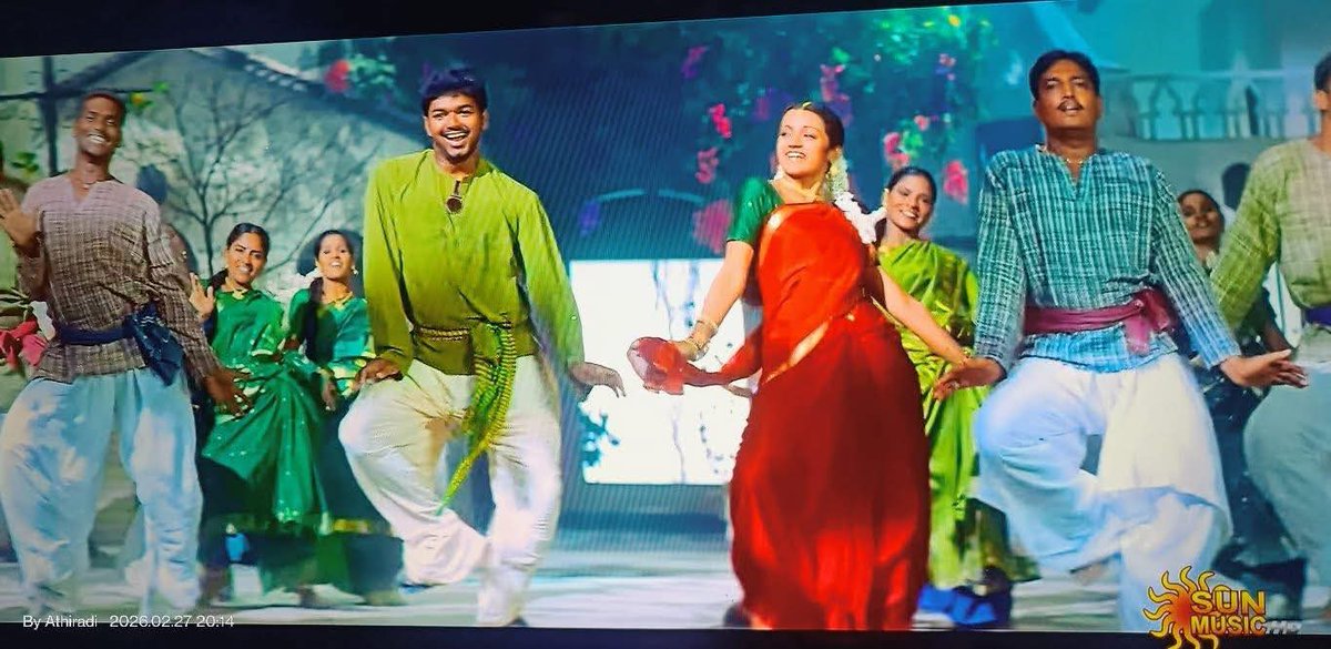 Sun Music ல விஜய் பாட்டே போட மாற்றாங்கனு ஒப்பாரி வச்சிட்டு இருந்தானுங்க..

வக்காளி இப்போ அப்படி போடு போடு பாட்டு போட்டுட்டு இருக்கான்.🤣