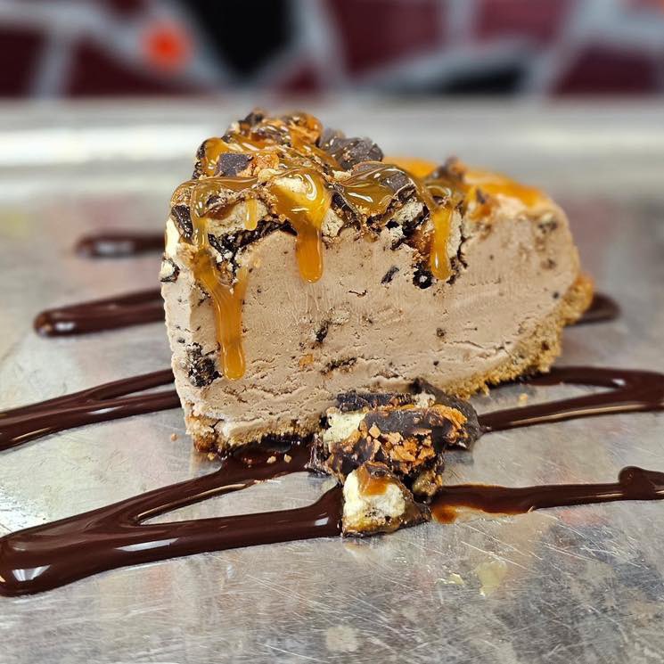 Sugarfire44's tweet image. Once you have some, you’re gonna want SOMOA this pie!

#girlscoutcookies #samoas #pie