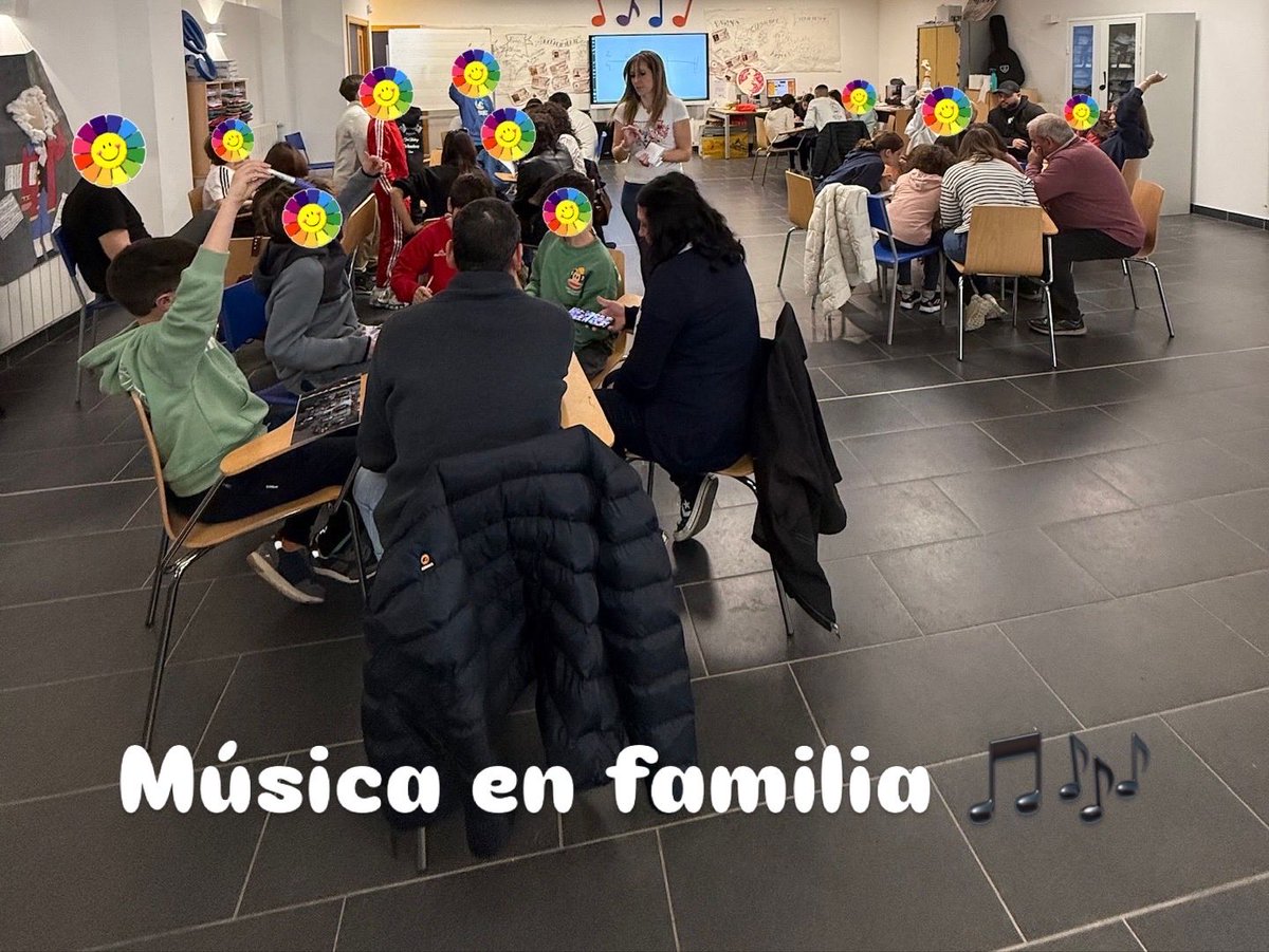 ceipkantica's tweet photo. Estos días disfrutamos de las Clases de música en familia, padres, madres, abuelos… al mismo ritmo con las profes Soraya y Virgina. #yosoydelkantica #juntosesmejor #centrosbits @educacyl
https://t.co/koCPf7iszh https://t.co/2Ziz8qiuN7