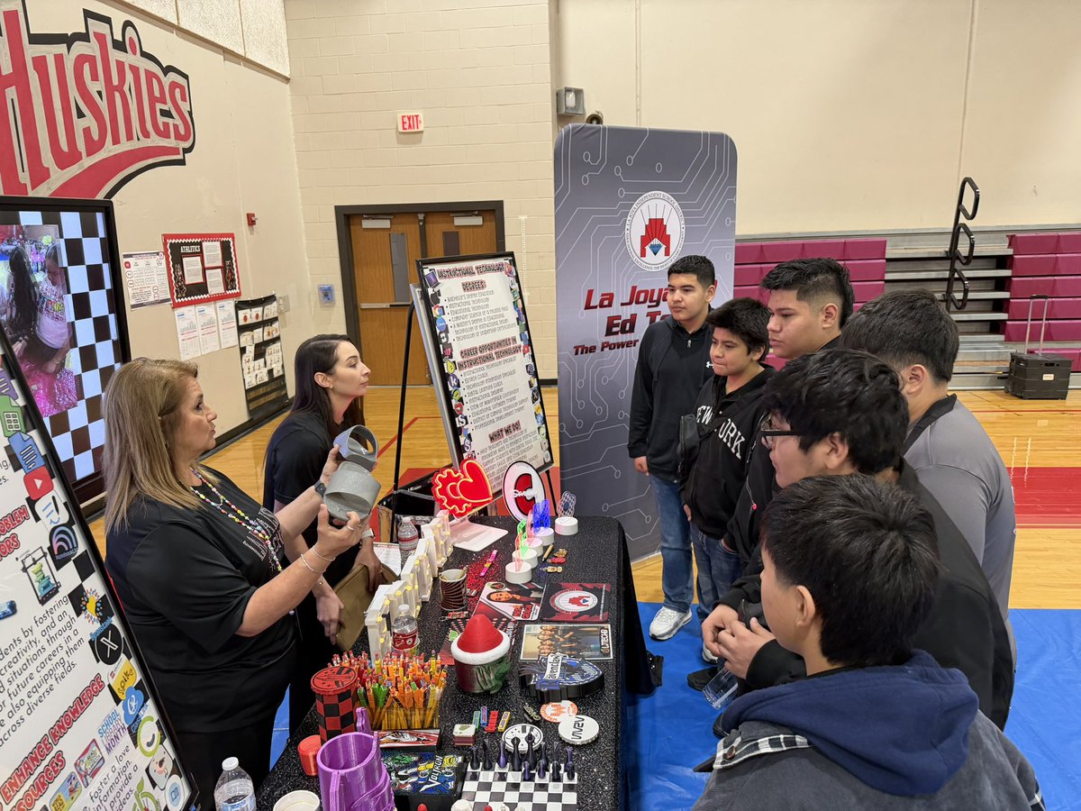 ᑕᒪEᗰ Gᗩᖇᘔᗩ 💻 tweet media