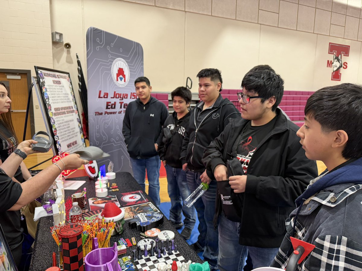 ᑕᒪEᗰ Gᗩᖇᘔᗩ 💻 tweet media