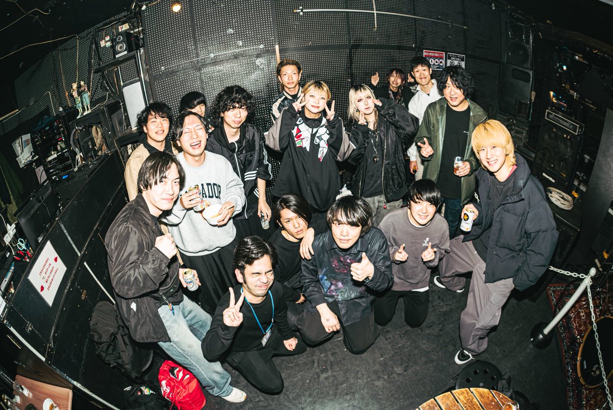 ツキアカリ tweet media