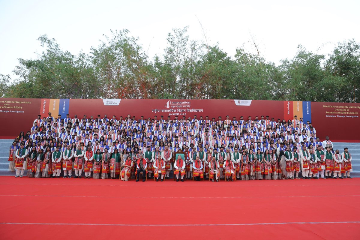 sanghaviharsh's tweet photo. Attended the 4th Convocation Ceremony of the National Forensic Sciences University.

Witnessed the enthusiasm and achievement of young graduates stepping into the world with knowledge, integrity and commitment to justice. Wishing them great success in their future endeavours. https://t.co/2BF7nFguRS