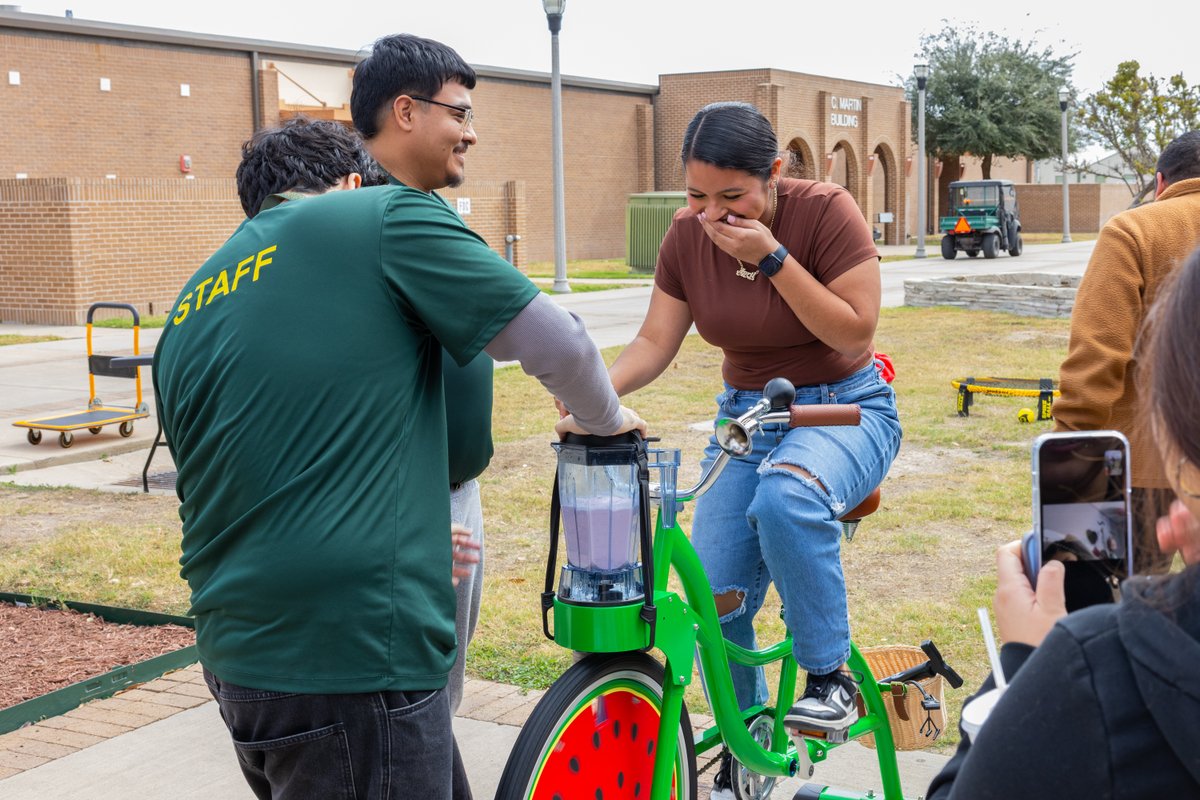 Laredo College tweet media