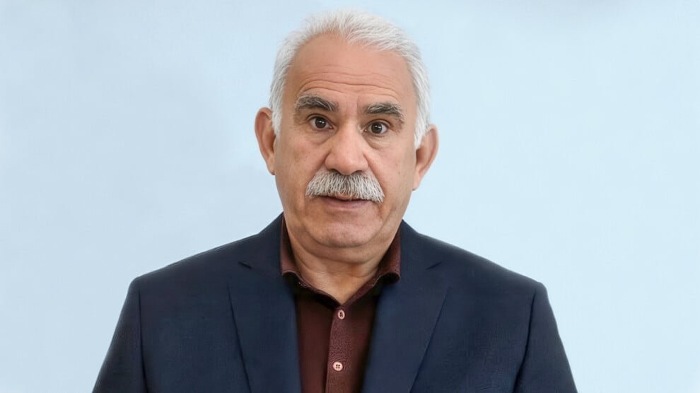 _Civak_saz1's tweet photo. Önder Apo: Pozitif inşa aşamasına geçmeliyiz

Önder Apo, Barış ve Demokratik Toplum Çağrısı’nın yıldönümünde  yayınladığı mesajda artık “pozitif inşa aşamasına” geçilmesi gerektiğini  ifade ederek tüm kesimleri sorumluluk almaya davet etti. https://t.co/dZsSMTslyn
