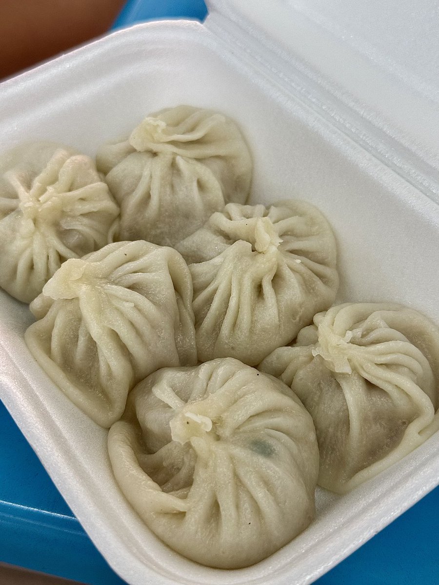 rypkpsdf's tweet photo. 육즙이 팡팡 터지는 게 진짜 예술이에요. 피도 얇고 쫀득해서 무한 흡입 가능... https://t.co/EwBFAYVIcb