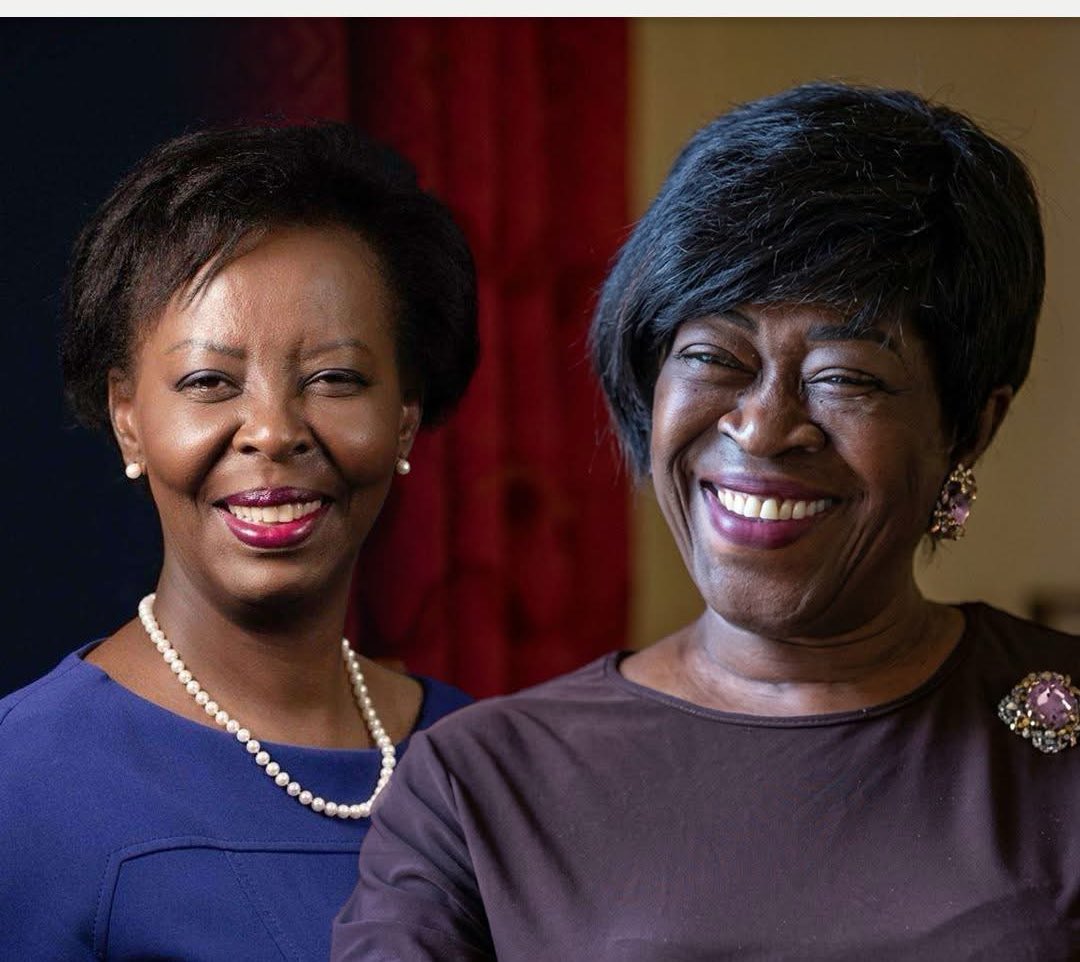 Au moment où il est clairement établi que les pays francophones d'Afrique peinent à se développer comparativement à leurs pairs anglophones ; le #Rwanda 🇷🇼 et la #RDC 🇨🇩 se font la guerre pour diriger la soi-disant Organisation internationale de la Francophonie. Pensez-vous qu'il