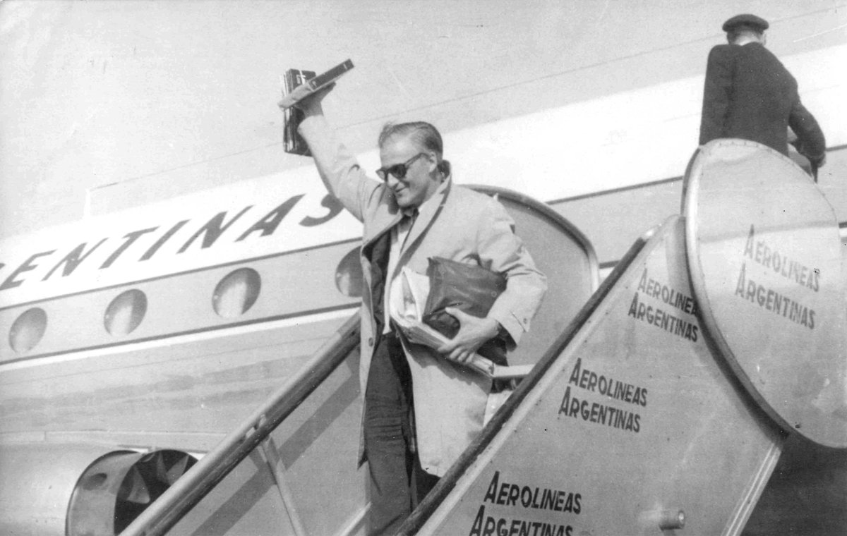 ucineFUC's tweet photo. Hoy se cumplen 100 años del nacimiento de Manuel Antin, cineasta clave de la cultura argentina.
A 35 años de cumplir su sueño de fundar la FUC  seguimos honrando y proyectando su legado.
Gracias Manuel por enseñarnos que el cine se piensa, se comparte, y se vive ❤️ https://t.co/HAN6Zs1LRb