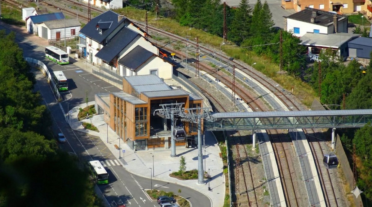 VoieMidi's tweet photo. 🇦🇩🇫🇷 Lors des réunions régulières entre Andorre et France, les transports ne sont jamais évoqués... Un peu tard pour se plaindre des conséquences de la dépendance à la voiture. Hors ferroviaire, un téléphérique permettrait d'améliorer l'interconnexion avec un coût raisonnable ⤵️ https://t.co/ydOl2hpEVC