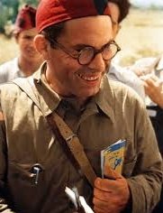 Por allí viene Durruti 
sin carroza y sin dinero, 
saludando a todo el mundo, 
campesino y jornalero.

Por allí viene Durruti 
con las tablas de la ley 
pa que sepan los obreros 
que no hay patria, Dios ni rey.

"Por allí viene Durruti"
Romance de Chicho Sánchez Ferlosio.