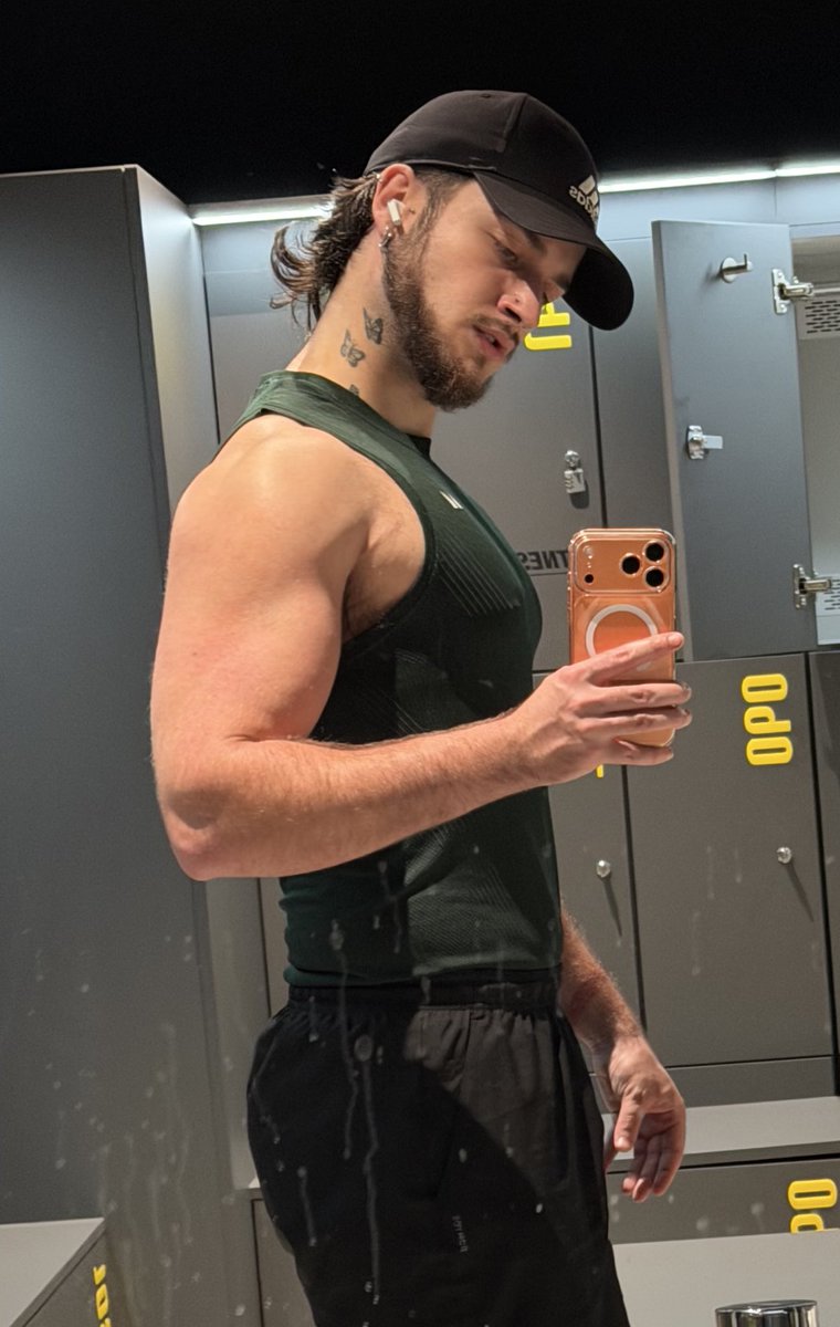 ✨Fer✨ tweet media