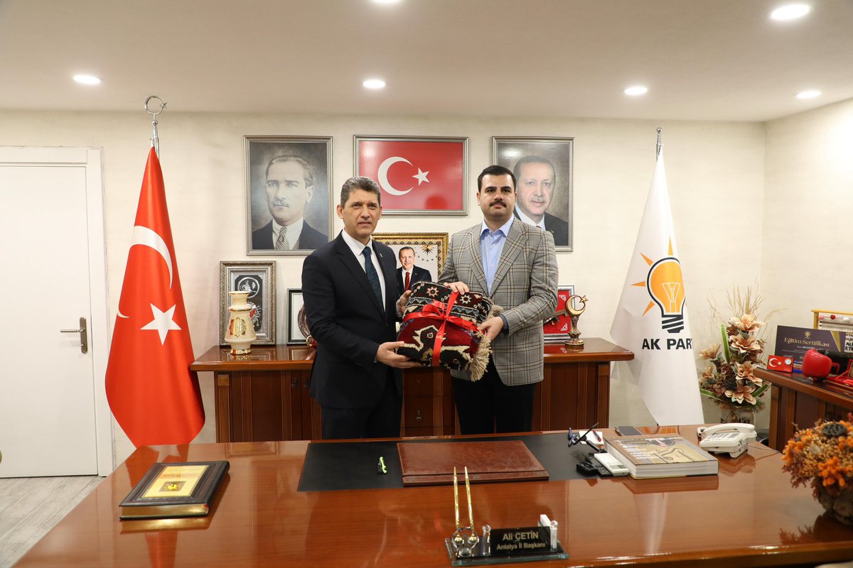 Genel Başkan Yardımcımız, İzmir Milletvekilimiz Sayın Eyyüp Kadir İnan’ı (<a href="/eyupkadirinan/">Eyyüp Kadir İnan</a> ) İl Başkanlığımızda ağırladık. 

Kıymetli Başkanımıza teşkilat çalışmalarımız hakkında bilgi verdik. Ziyaretlerinden ötürü teşekkürlerimizi sunuyoruz.