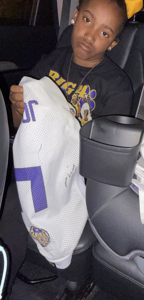 NeshKnowsHoops tweet media