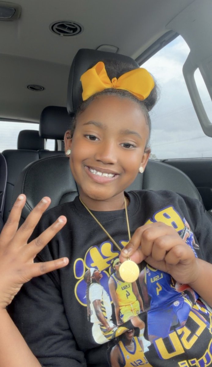 NeshKnowsHoops tweet media