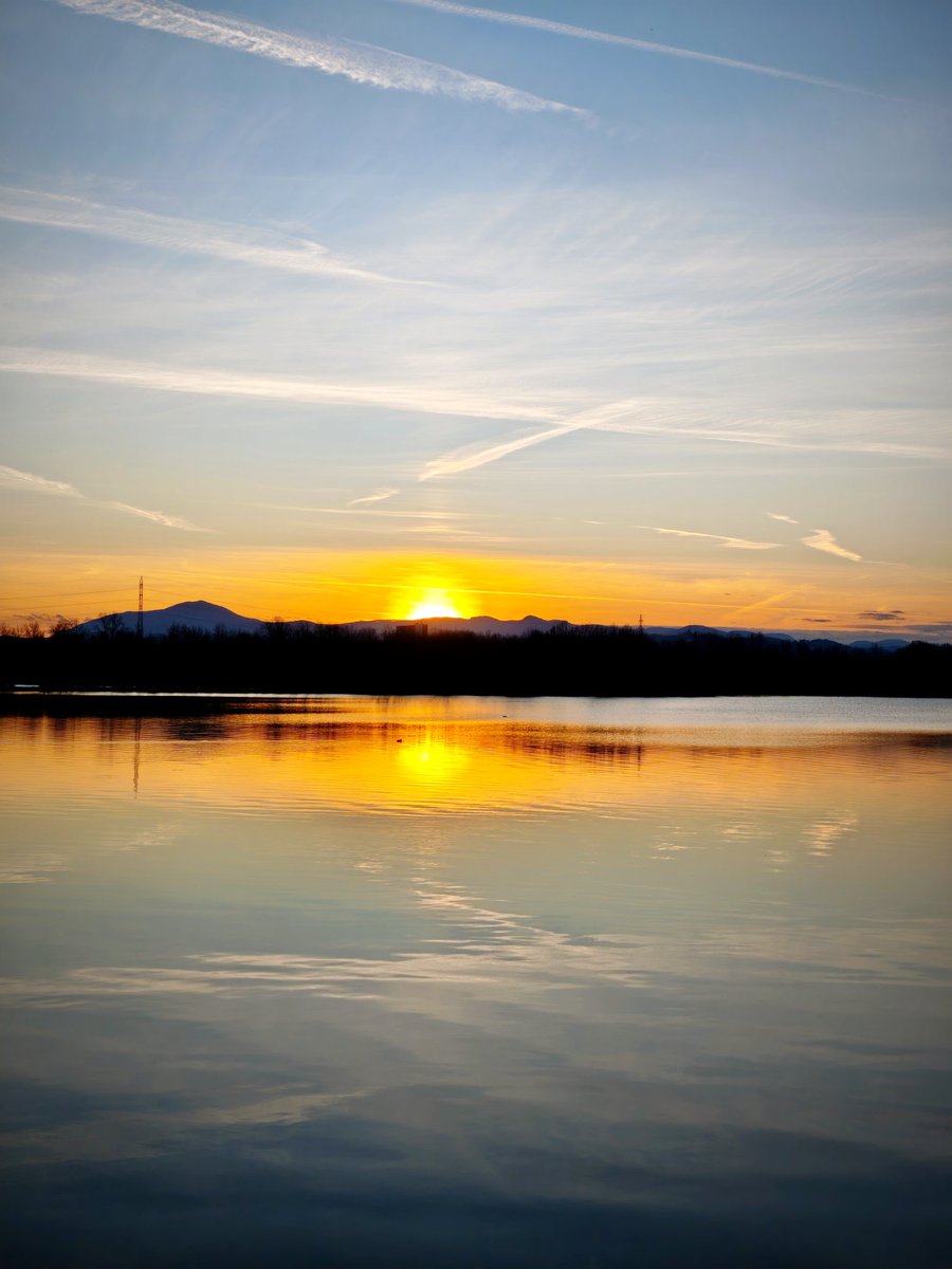 MsBlazic's tweet image. #šetnja
#goldenhour