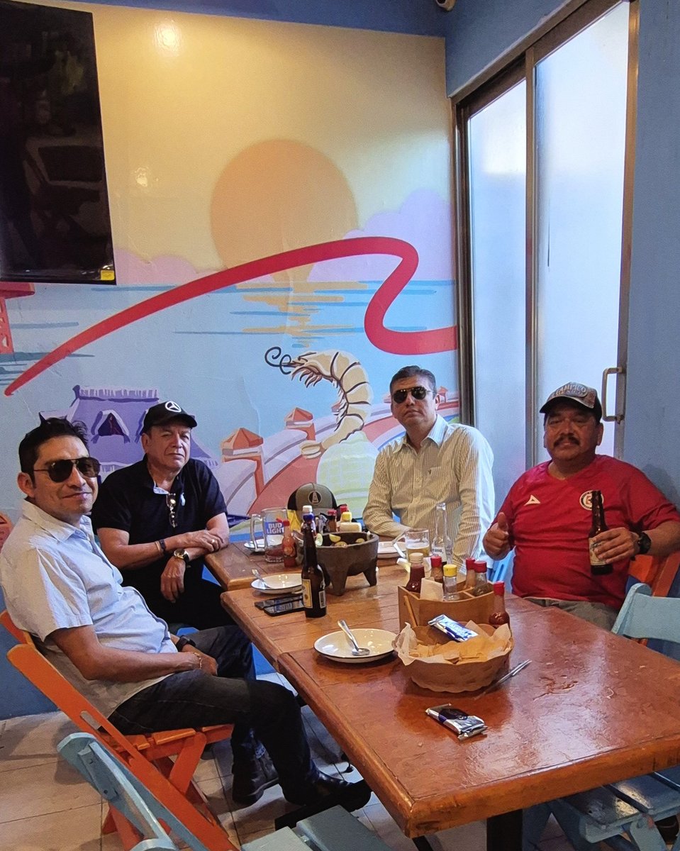 🐟🍤🦪🦪🦪🦑🦀
😎 Buen provecho desde la 'Perla del Golfo' #IslaDelCarmen 🏝️