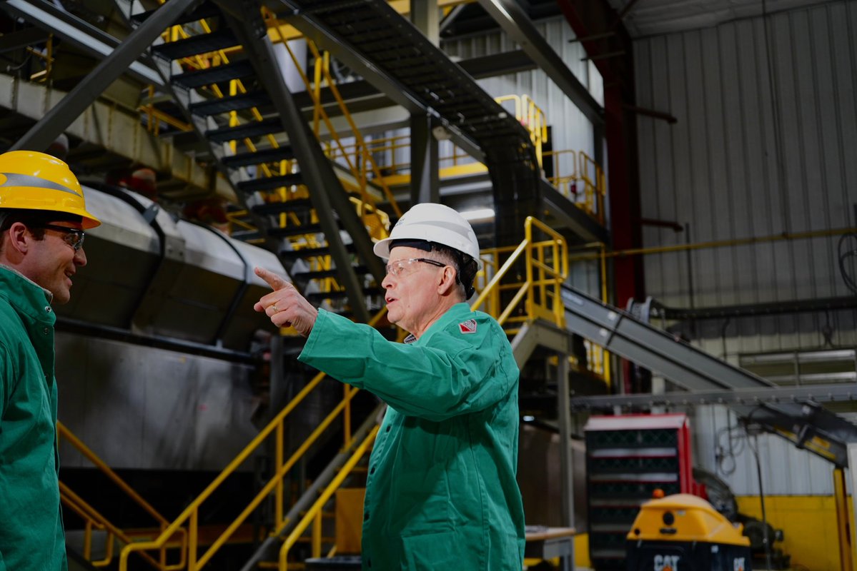 SteveDaines's tweet image. Today I visited the Stillwater refinery in Columbus, MT. 

The employees here told me that they’re grateful for @POTUS’s actions to protect their livelihoods- that’s what America First is all about!
