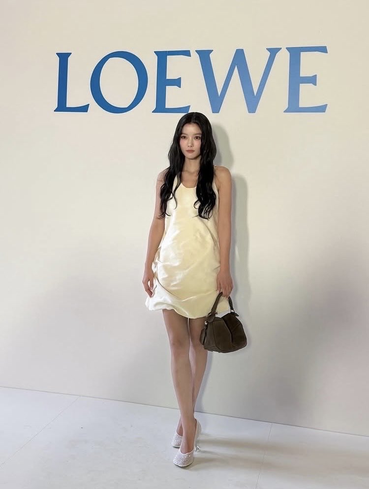 emilybt81's tweet photo. Glamorous and cool, delicate and refined, quiet luxury — completely different styles, yet youjung pulls them all off so effortlessly. She perfectly embodies each brand’s charm and aesthetic, complementing the pieces beautifully.

#KIMYOUJUNGxBrunelloCucinelli 
#Kimyoujung https://t.co/orK4F2q8sa