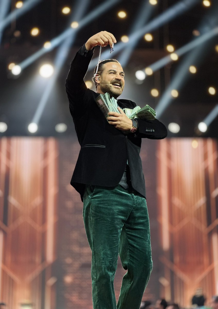 Money Money Money 
انطلقوااااااااااا 💥💥💥💥💥💥💥
#أكرم_من_مين  #وسام_حنا 
<a href="/LBCILebanon/">LBCI TV</a>