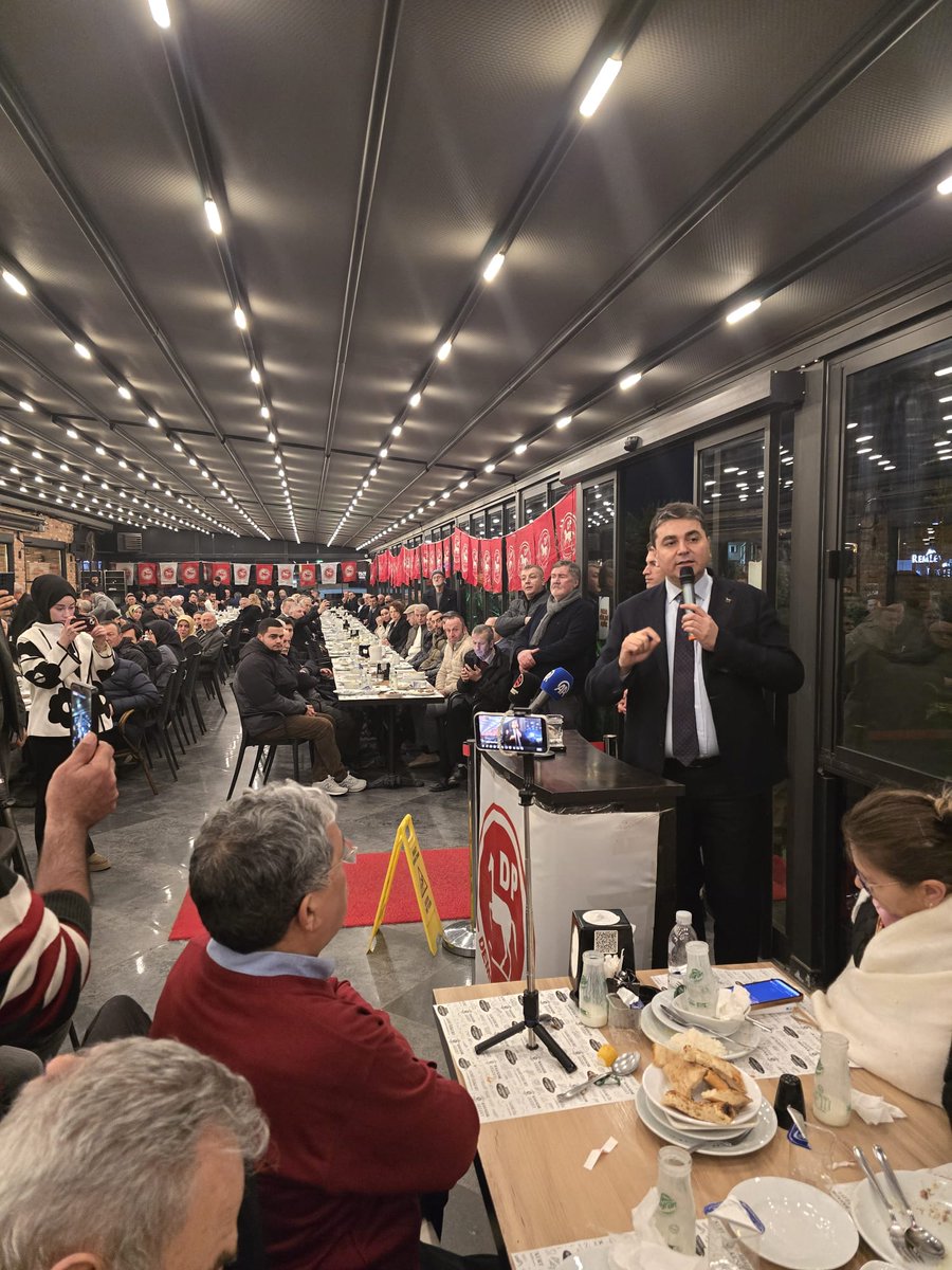 Memleketimiz adına, Türk Milletinin müreffeh geleceği adına azmimizi, inancımızı, sevgimiz ve gayretimizi paylaştığımız, dualarımızda buluştuğumuz Partililerimizle Sakarya'da aynı sofrada buluştuk.

Bu mübarek günde inananların eda ettikleri orucun kabul olması, Türk Milletine