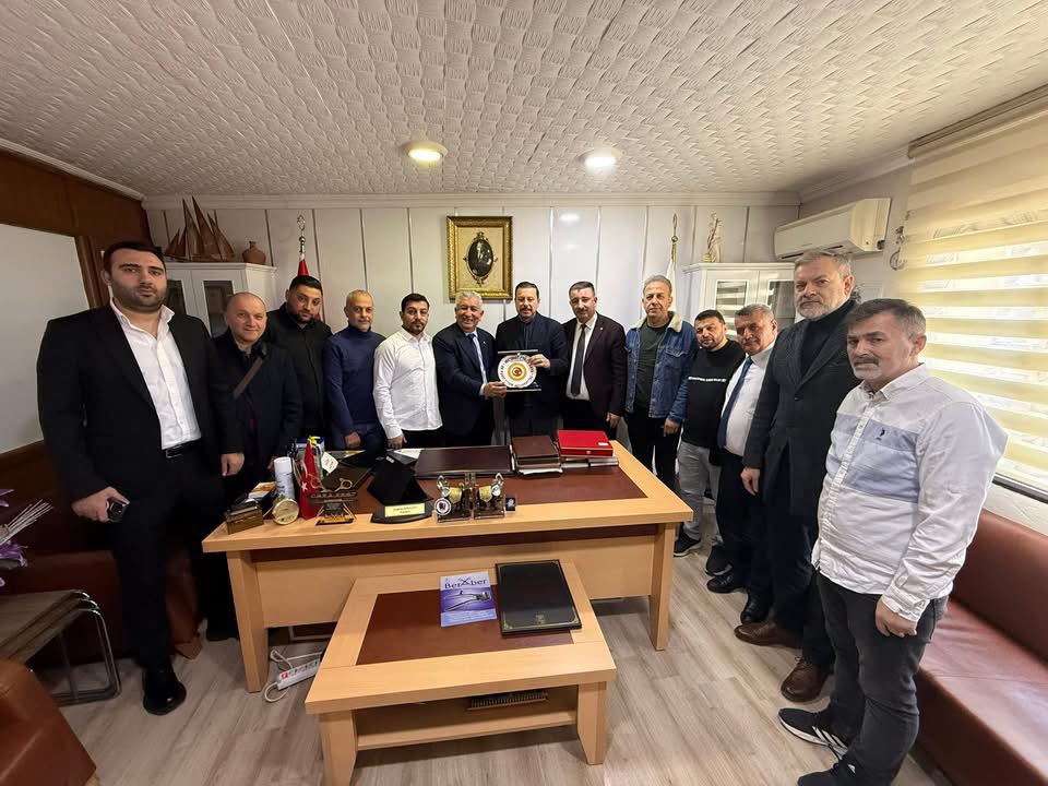 📍 İzmir Berberler Esnaf ve Sanatkârlar Odası

İzmir Milletvekilimiz Sayın <a href="/MAtillaKaya/">Mahmut Atilla Kaya</a>  ile birlikte, gerçekleştirilen kongre sonrası yeniden başkanlığa seçilen İzmir Berberler Esnaf ve Sanatkârlar Odası Başkanı Şükrü Bilgin ve yönetim kurulu üyelerine hayırlı olsun ziyaretinde