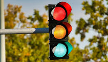 altertwit's tweet image. Who called them traffic lights and not Ranga Batti...

#Odia #Joke