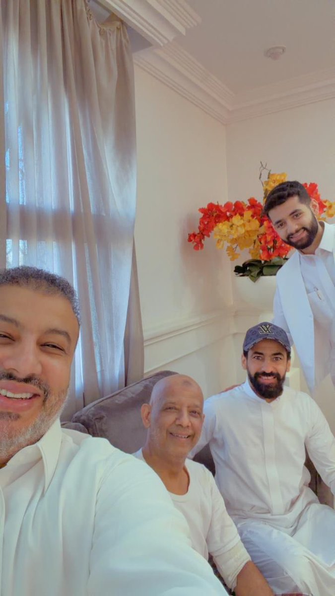 FahadAbduljawa1's tweet photo. عن أي مجد نتحدث؟ وعن أي ذكريات نحكي؟

أفضل ما أنجبت الملاعب السعودية في مركز الظهير عبر تاريخها 🇸🇦⚽️💚

إرث كروي عظيم 🙌
@Habdulgani24 
@mohdaj1313 https://t.co/5pOAyZsQtx