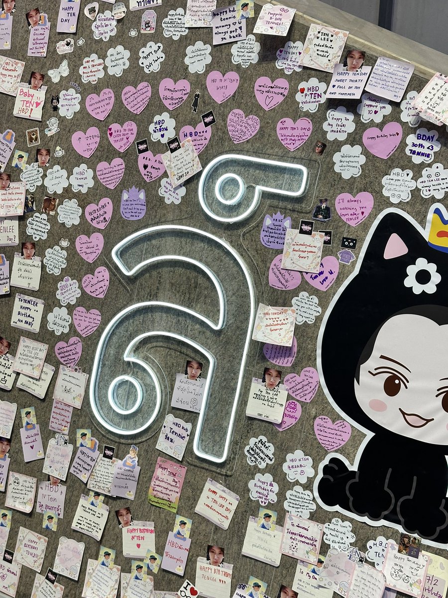 สำหรับนี่นะ สิ่งนี้เป็นอีกสิ่งที่กำลังสร้างภาพจำให้กับเตนล์มากๆ ก็คือ “ล์” ทีมโปรเจ็คยิ่งกว่าตีโจทย์แตก มันคือสิ่งเดียวที่ไม่ซ้ำใคร และแน่นอนไม่มีใครมาซ้ำได้ด้วยอะ พวกเรารู้จักกันและกันดีมาก ดึงอัตลักษณ์ความเป็น เตนล์ออกมาได้แบบ 100% เลย 🥺💜
#TEN_BDAY2026 #HAPPYTENDAY