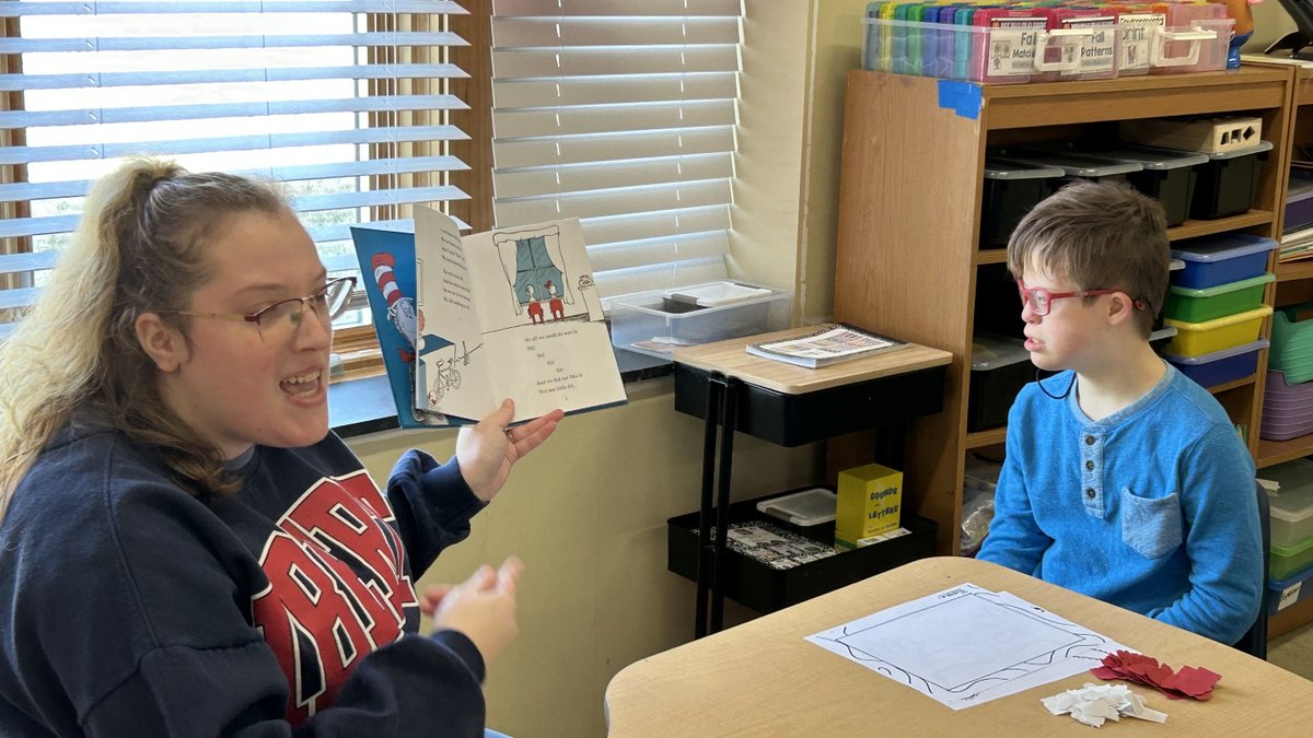 📚🎩 Mrs. Taylor’s class read The Cat in the Hat by Dr. Seuss and then brought the story to life with their own themed craft! Reading + creativity = the perfect combo! <a href="/ucpsnc/">Union County Public Schools</a> <a href="/aghoulihan/">Andrew G. Houlihan</a>