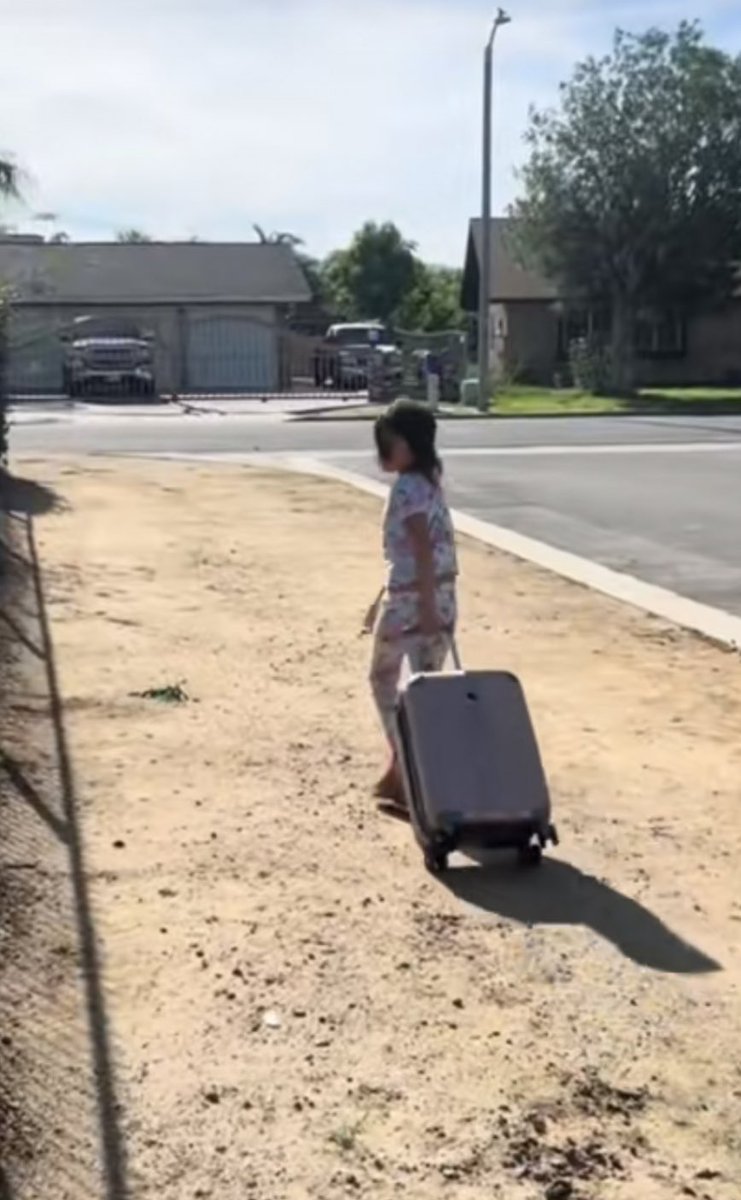 We all tried leaving home as kids whenever our parents scold or beat us right?😂🤭

Me and my sis once tried leaving and our mum closed the door when we left the house😂
That was how we started shouting for her to open the door that we won’t leave again😂💔