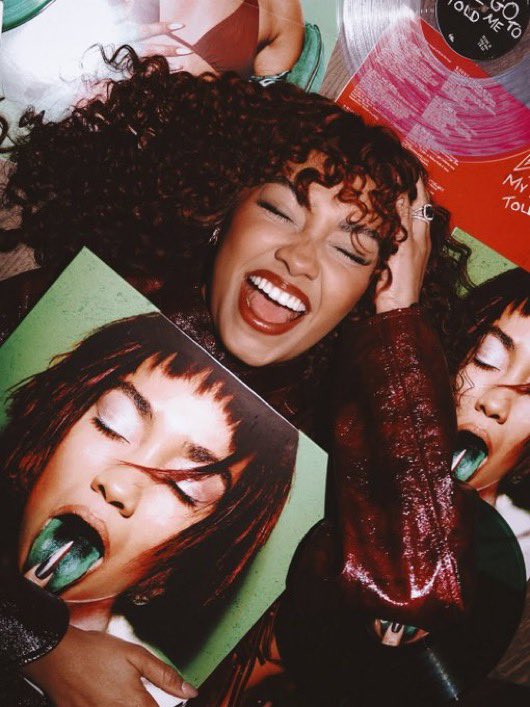 RnBHomeMusics's tweet photo. Historique, Leigh-Anne débute à la troisième place des charts UK avec son premier album solo ‘My Ego Told Me To’, sorti en indé ! 

C’est la première membre noire britannique d’un groupe féminin à décrocher un Top-5 avec un album solo en Grande-Bretagne. 💚 https://t.co/erW5BdHWRZ