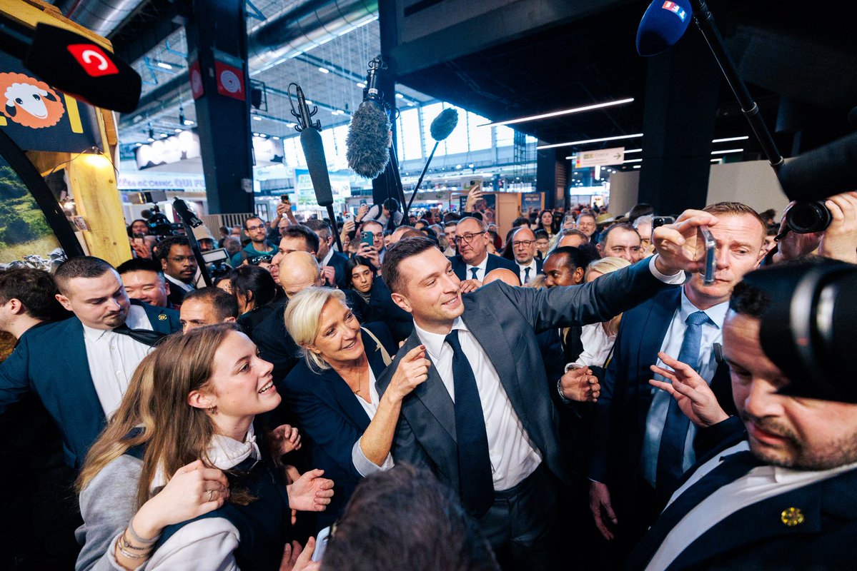 Les Français ont une opinion positive de Jordan Bardella :

❌ Une minorité de Français le trouvent « dangereux ».

✅ Une majorité de Français le trouvent proche des gens (53%) et courageux (56%) !

(Sondage Odoxa pour le Figaro)