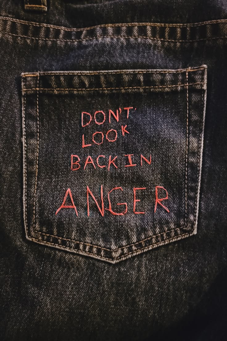 omg i wanna do this with my jeans should I