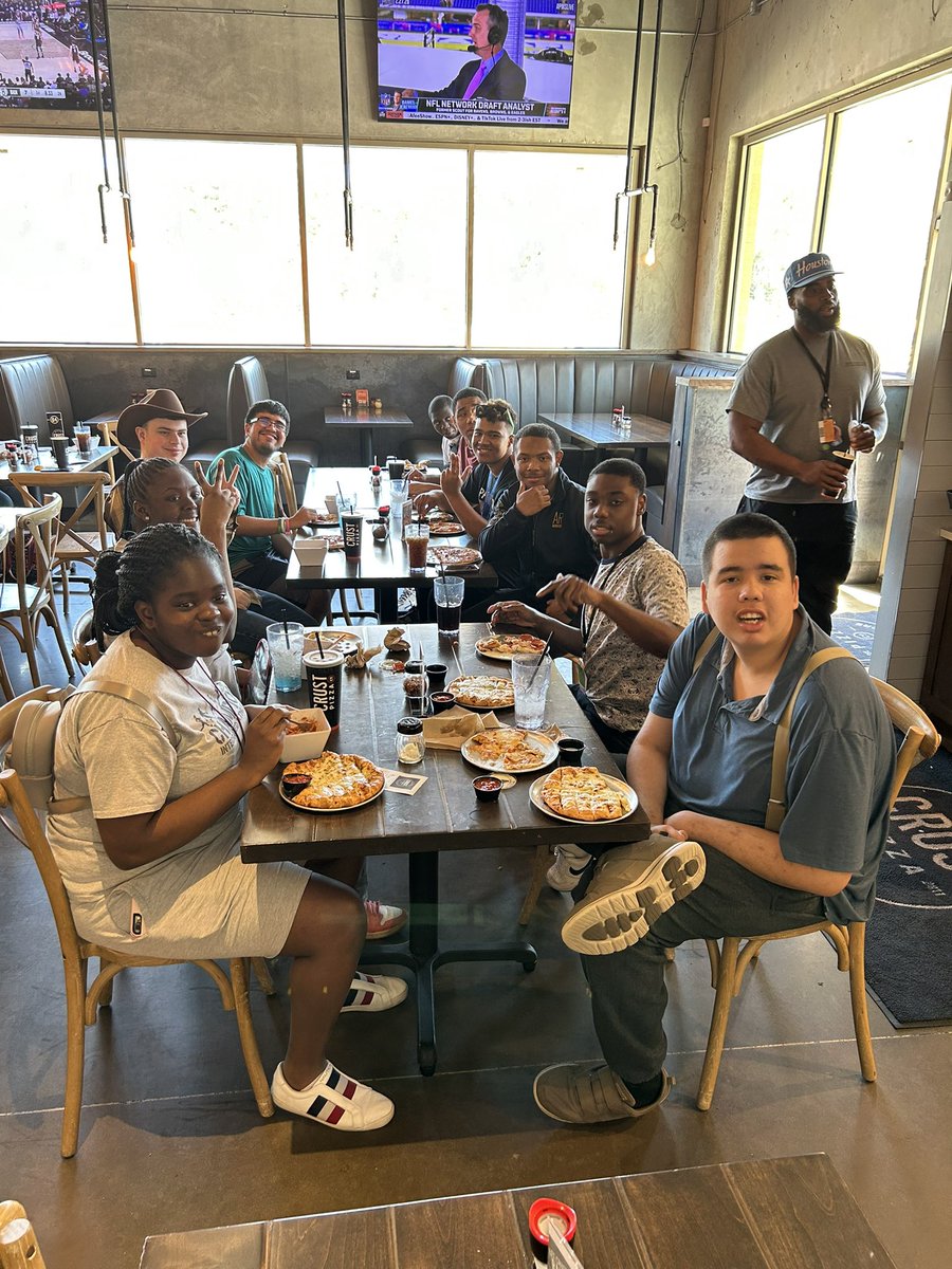 Maria De Veyra tweet media